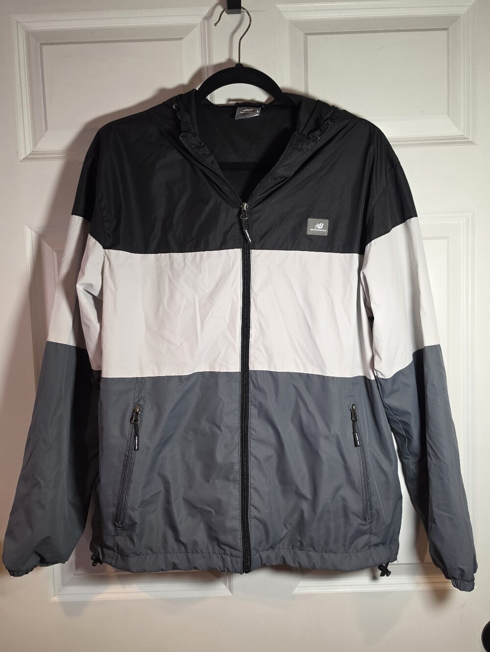 New Balance Men’s Colorblock Windbreaker Jacket - Black/White/Gray M